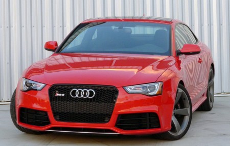 Front view of the 2013 Audi RS 5 Coupe