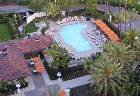Enjoy the perfect Orange County weather at the Hotel Irvine swimming pool